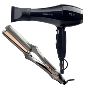 Plancha Pro 480 y Secadora Turbo Black MQ Professional en fondo blanco para secado rápido, control del frizz y alaciado profesional